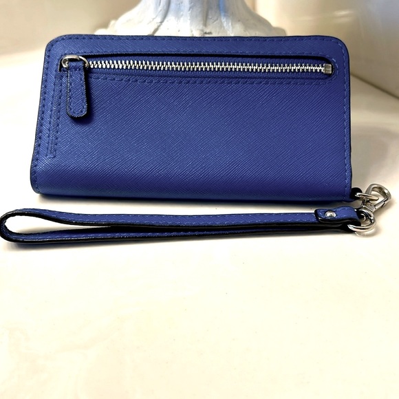 ⭐️⭐️ Women’s pebble leather Michael Kors wallet. Brand new condition. - Picture 5 of 12